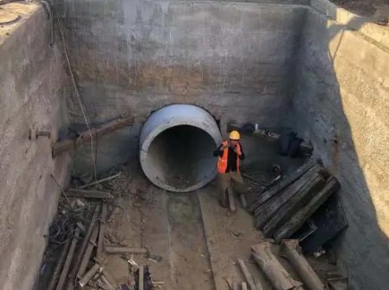 岩石顶管鑫朗宸