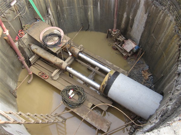 过路污水顶管施工